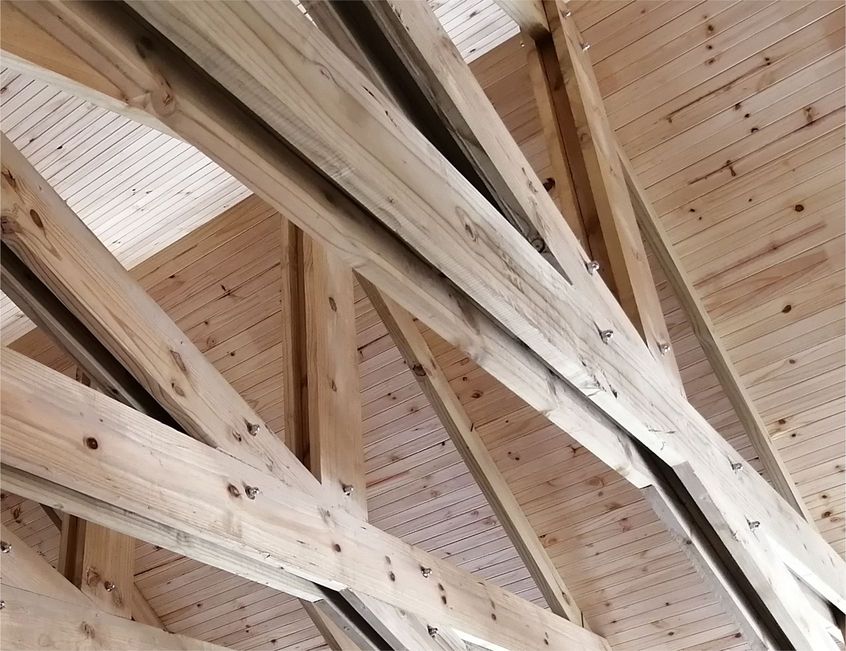 Exposed scissor trusses made by Prinro Trusses